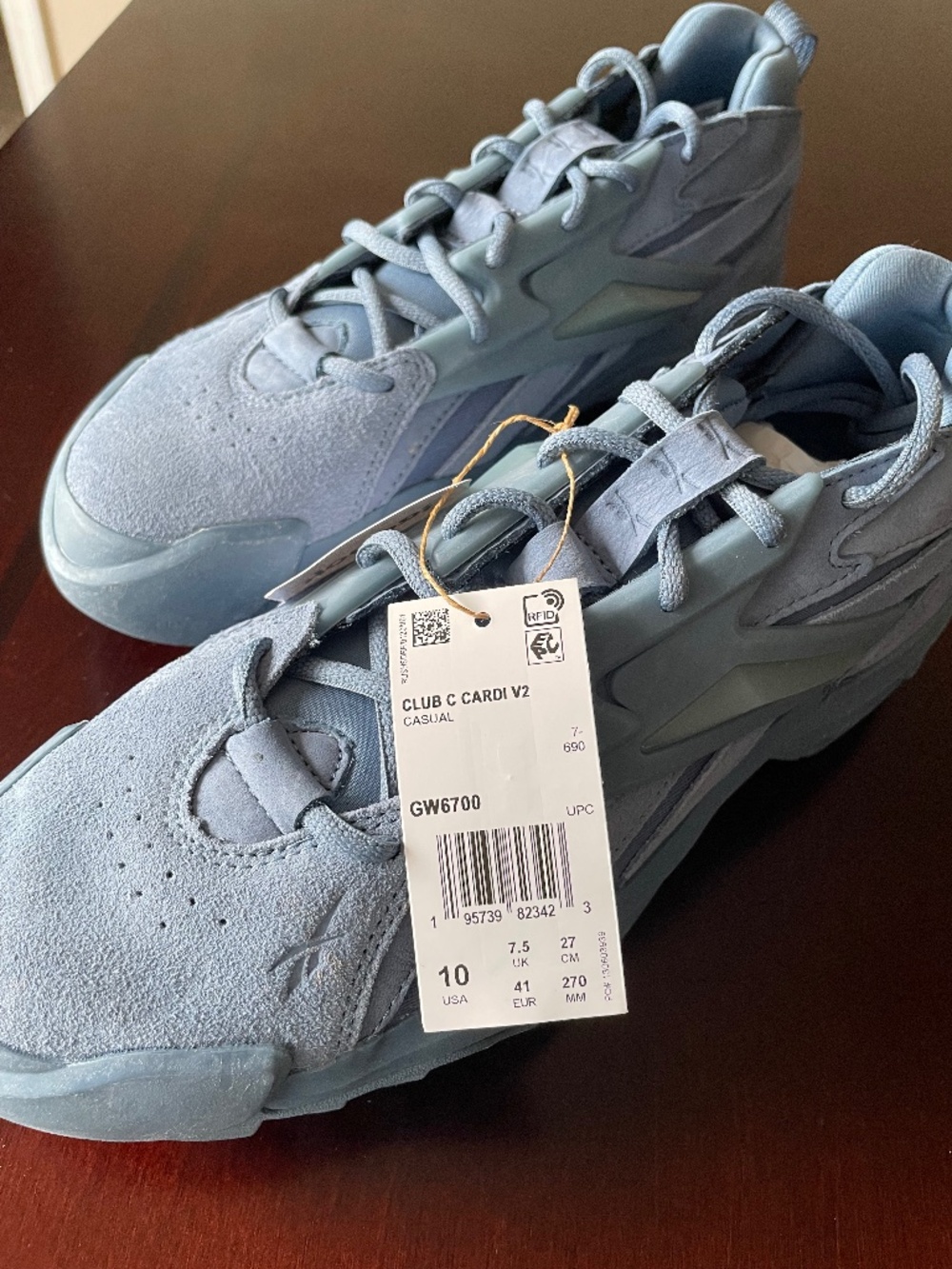 NEW Reebok Club C Cardi V2 Sneakers – Women’s Size 10